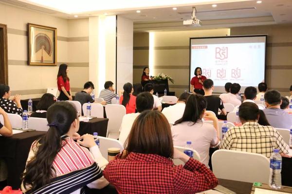 皇家空調(diào)致力全國推廣VAV變風(fēng)量技術(shù)，獲得珠海地區(qū)專家設(shè)計(jì)師肯定！