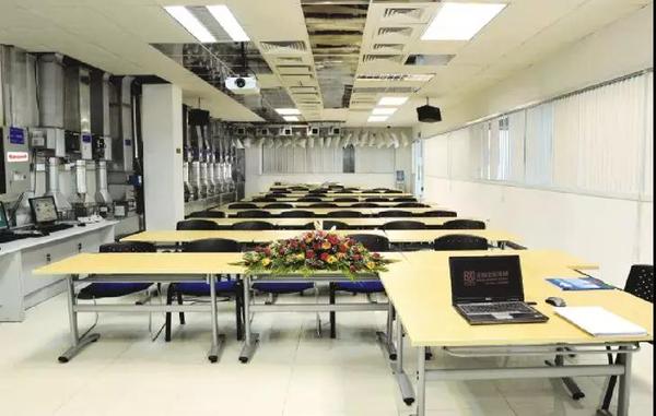 那一抹嫣紅，一世驕傲